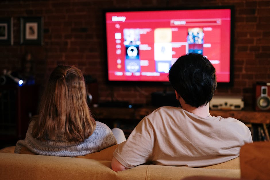 Coppia che si rilassa in una casa intelligente